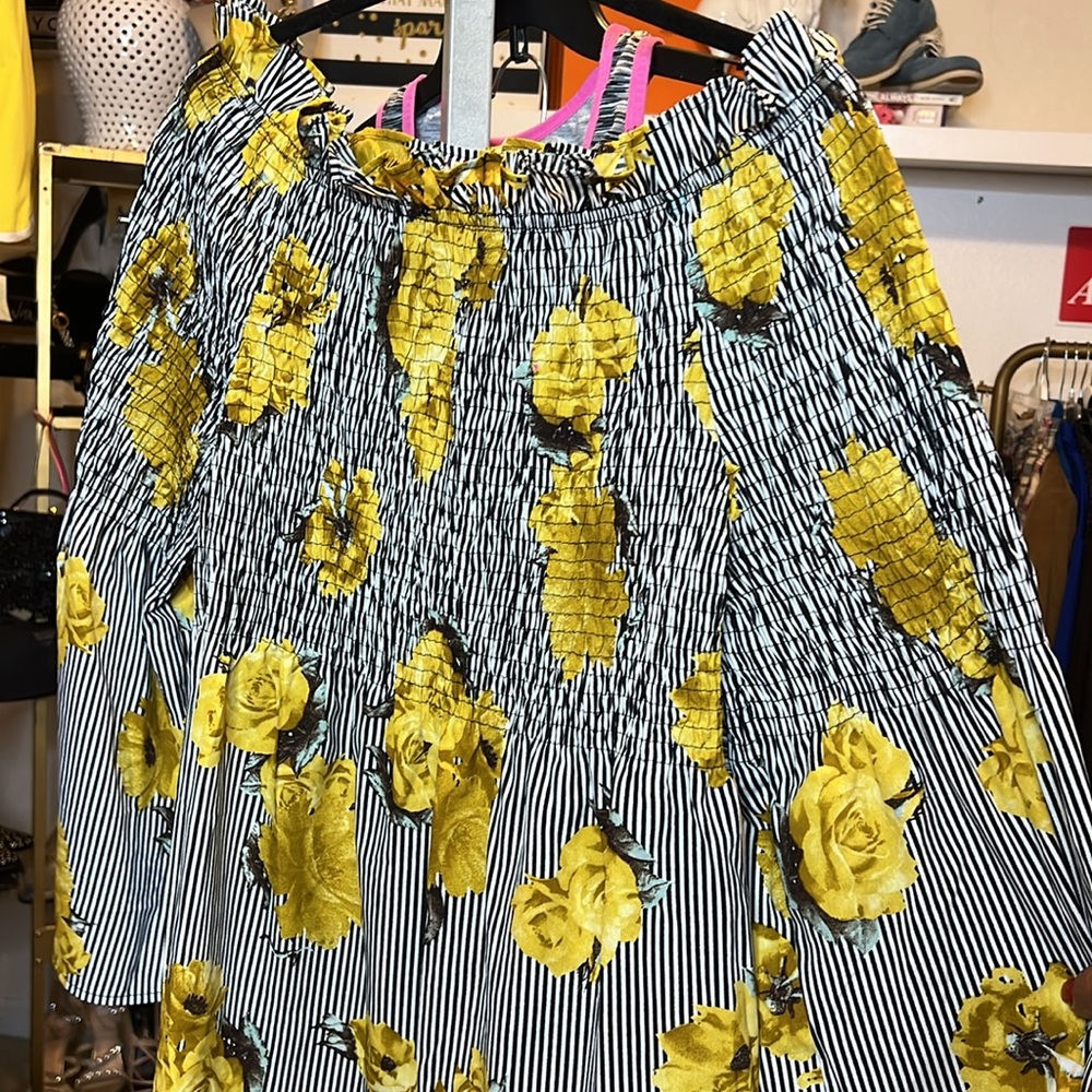 Mileage Yellow Floral with Black Striped Blouse 2X - Picture 2 of 7